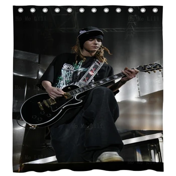 Tokio Hotel S Gitarista Tom Kaulitz Nemecká Rocková Kapela Koncert Live Výkon Plagát Sprchový Záves